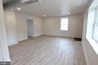 32 E Blaine St in Lansdale, PA - Building Photo - Building Photo