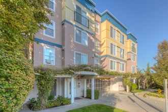 Sir Gallahad Apartment Homes in Bellevue, WA - Foto de edificio - Building Photo