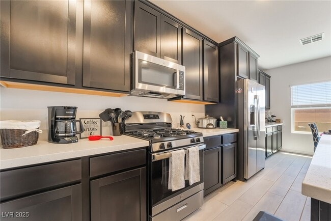 property at 292 Whitney Crst St