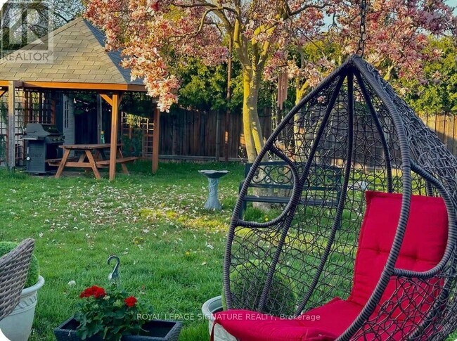 441 Seaton Dr in Oakville, ON - Building Photo - Building Photo