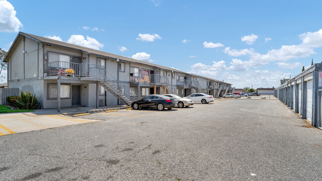 9049 Sewell Ave in Fontana, CA - Building Photo - Building Photo