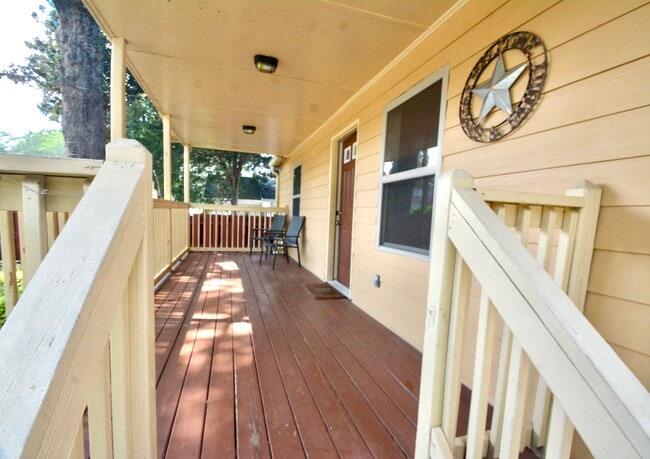 1385 Elizabeth Ln in Atlanta, GA - Building Photo - Building Photo