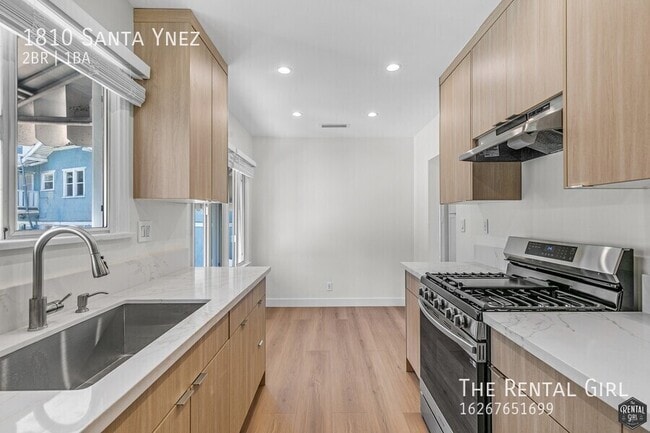 1810 Santa Ynez St in Los Angeles, CA - Building Photo - Building Photo