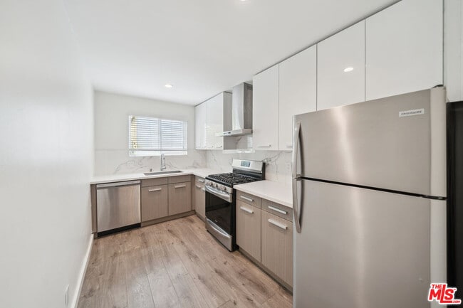 property at 252 S New Hampshire Ave