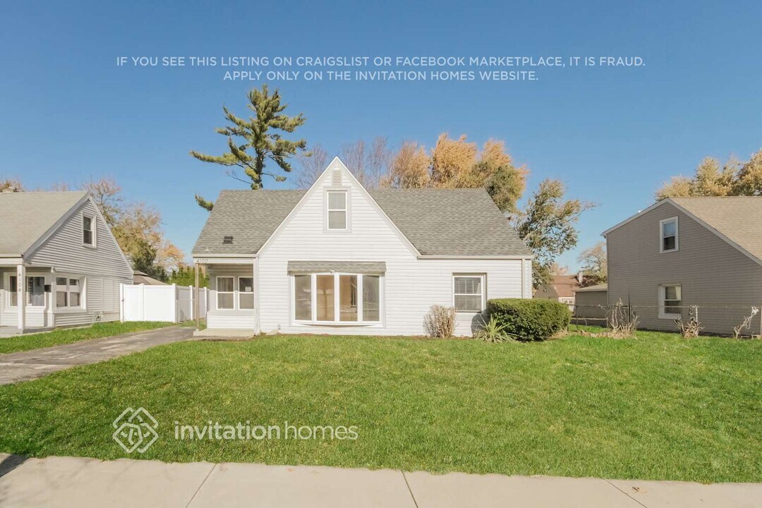 4100 W 99th Pl in Oak Lawn, IL - Building Photo