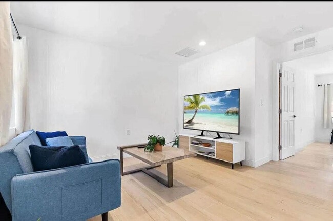 15127 Mellen Ln in Jupiter, FL - Building Photo - Building Photo