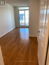 228-228 Queens Quay W in Toronto, ON - Building Photo - Building Photo