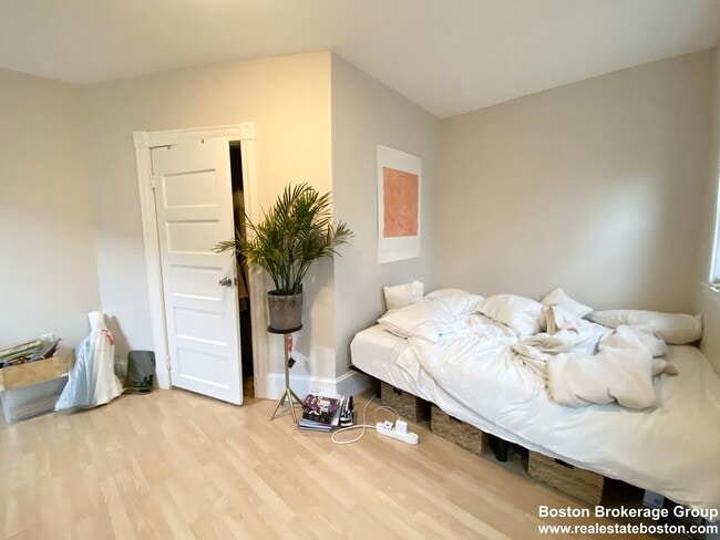 3 Sudan St, Unit 1
