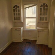 1913 Robbins Pl-Unit -A in Austin, TX - Foto de edificio - Building Photo