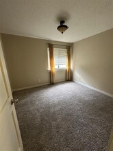 2565 Clayton Blvd in Champaign, IL - Building Photo - Building Photo