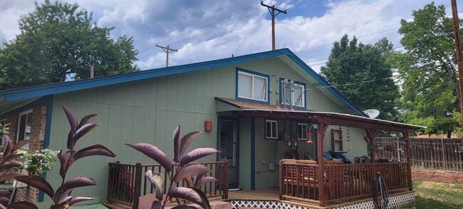 430 4th Ave in Lyons, CO - Building Photo - Building Photo