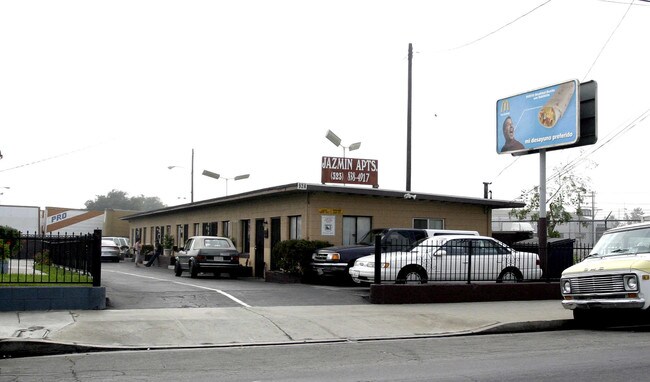 Jazmin Apartments in Montebello, CA - Foto de edificio - Building Photo