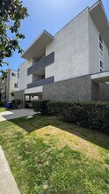 1835 S Bentley Ave in Los Angeles, CA - Building Photo - Building Photo