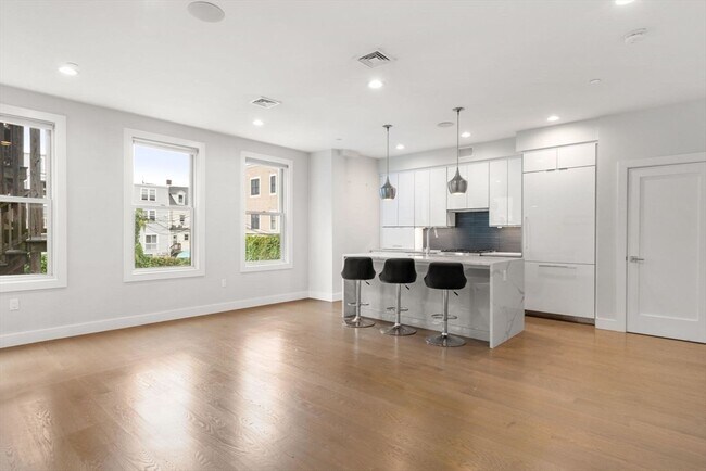 584 E 3rd St in Boston, MA - Building Photo - Building Photo