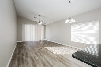 3420 Beca Faith Dr in North Las Vegas, NV - Foto de edificio - Building Photo