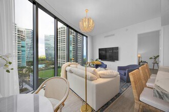 2831 S Bayshore Dr, Unit 1005 in Miami, FL - Building Photo - Building Photo