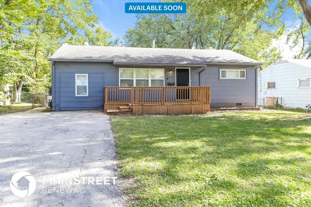 11423 Palmer Ave in Kansas City, MO - Building Photo