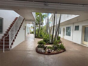 8420 Byron Ave in Miami Beach, FL - Building Photo - Building Photo