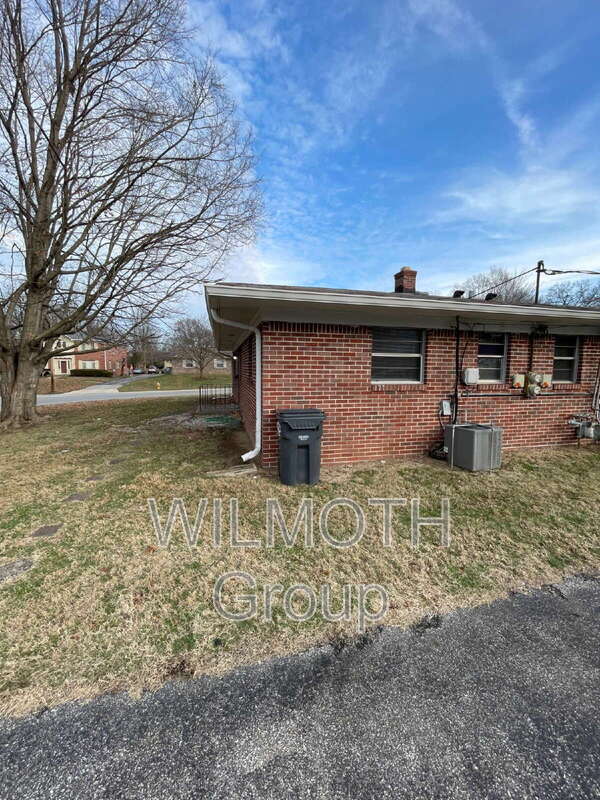 622 Brewer Pl in Greenwood, IN - Building Photo - Building Photo