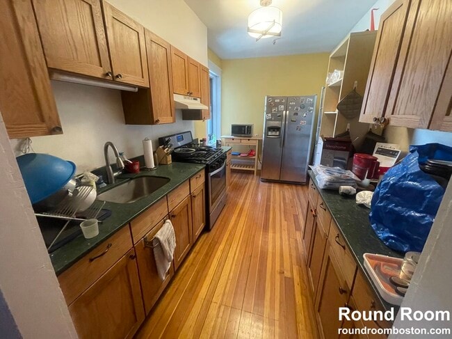 1997 Commonwealth Ave, Unit 33