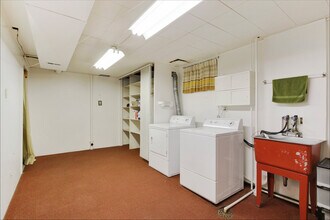 6741 E La Salle Pl in Denver, CO - Foto de edificio - Building Photo