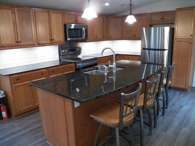 2337 2nd New Hampshire Turnpike N in Deering, NH - Building Photo - Building Photo