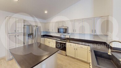 12211 W Hadley St in Avondale, AZ - Building Photo - Building Photo