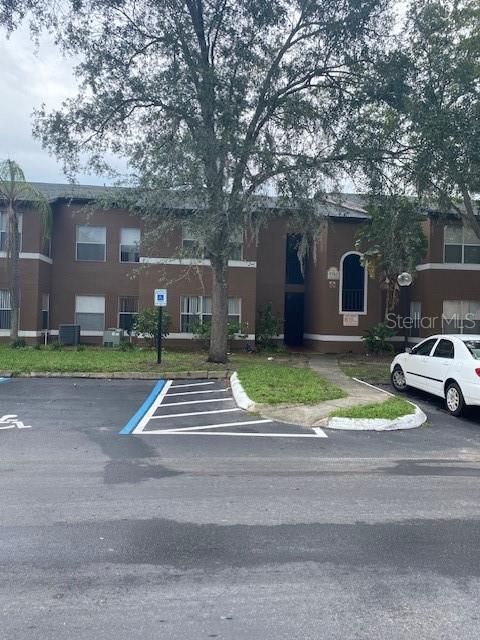 5761 Gatlin Ave in Orlando, FL - Building Photo