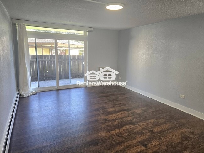 2281 S Vaughn Way in Aurora, CO - Building Photo - Building Photo
