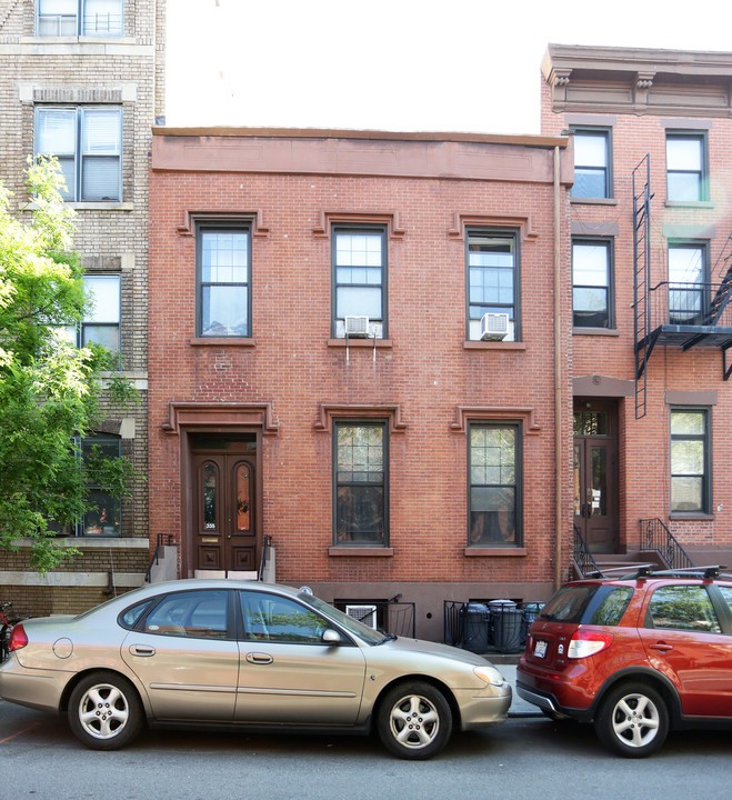 335 Union St in Brooklyn, NY - Building Photo