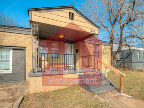 1205 Carverdale Dr in Oklahoma City, OK - Building Photo - Building Photo