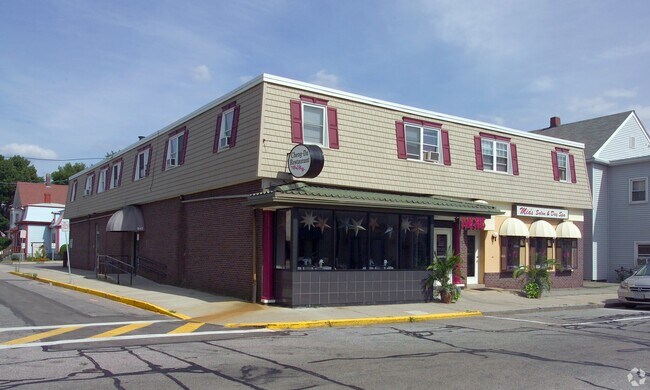 7 Cottage St in Mansfield, MA - Building Photo - Building Photo