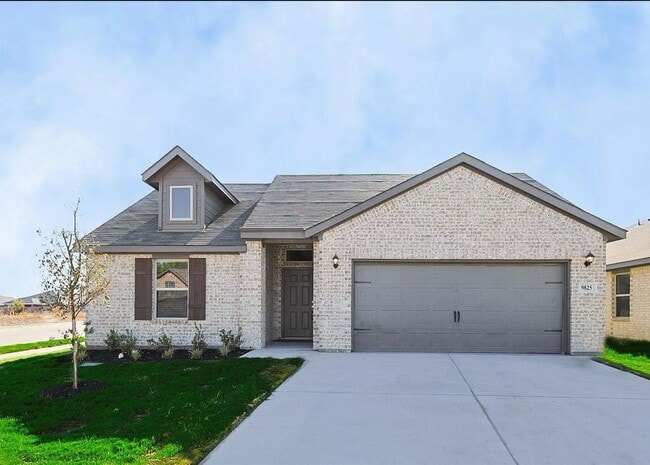 9825 Mescalbean Blvd in Crowley, TX - Building Photo - Building Photo