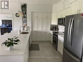 39 Sister Varga Terrace in Hamilton, ON - Building Photo - Building Photo