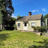 92 Compo Rd S in Westport, CT - Building Photo