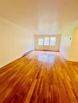 13-27-27 Bell Blvd in Queens, NY - Building Photo