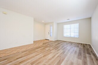 2621 W Medinah Way in New River, AZ - Foto de edificio - Building Photo