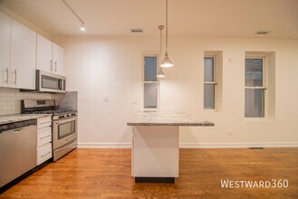 2221 W Charleston St in Chicago, IL - Building Photo - Building Photo
