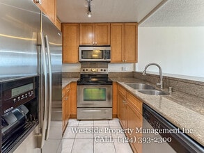 11645 Montana Ave in Los Angeles, CA - Foto de edificio - Building Photo