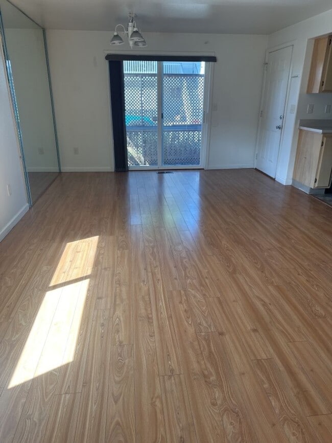 546 Village Dr in Central Point, OR - Building Photo - Building Photo