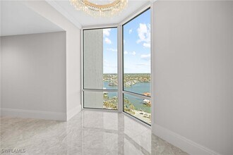 3991 Gulf Shore Blvd N in Naples, FL - Foto de edificio - Building Photo