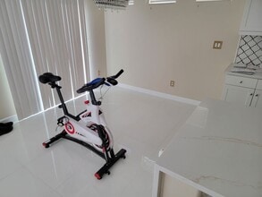 912 Pomelo Way in Fullerton, CA - Building Photo - Building Photo