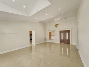 8913 NW 194th Terrace in Hialeah, FL - Building Photo - Building Photo