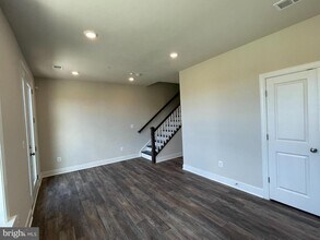 313 Salinger Pl in Gaithersburg, MD - Building Photo - Building Photo