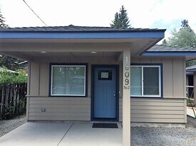 1609 NE 8th St in Bend, OR - Building Photo