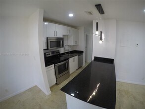 1204 NE 5th Terrace in Fort Lauderdale, FL - Building Photo - Building Photo