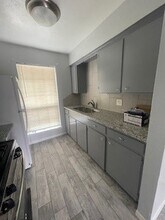 4447 Fallen Oaks Dr in Houston, TX - Building Photo - Building Photo