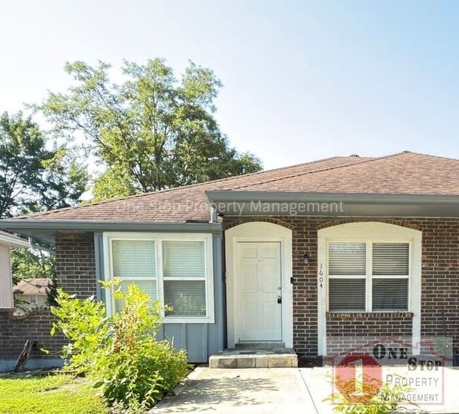 property at 1604 SW Sunset St