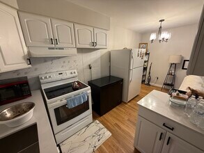 14211 Ivanhoe Dr in Sterling Heights, MI - Building Photo - Building Photo