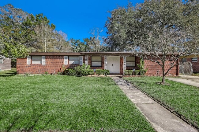 property at 3223 Victoria Park Rd